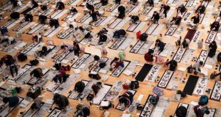 Thi thư pháp đầu năm mới - Nét văn hóa truyền thống tại Nhật Bản - Ảnh 1.